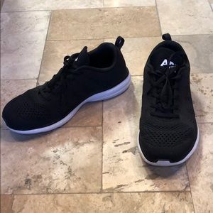 Black Men’s tennis shoes